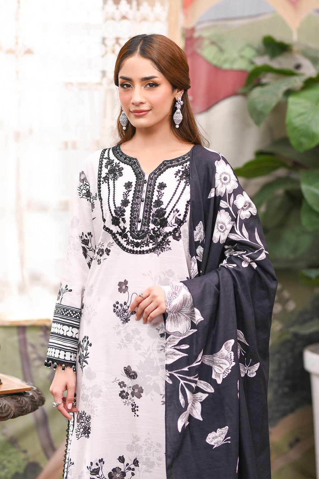 Embroidered - 3 Pc Khaddar Suit