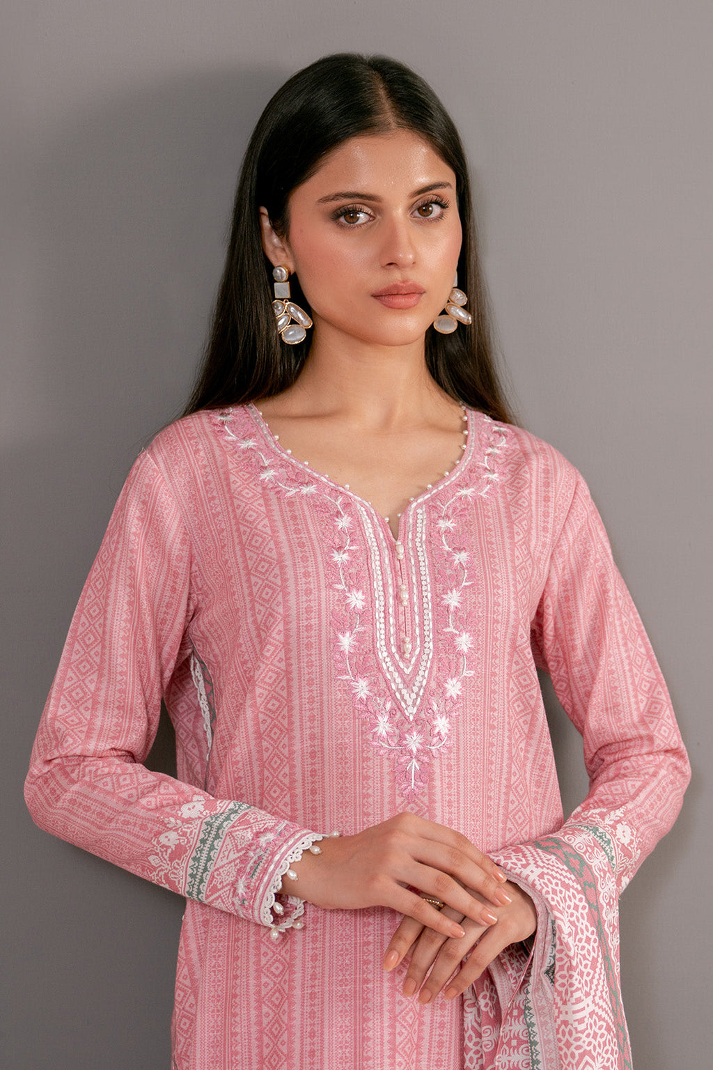Embroidered - 3 Pc Khaddar Suit