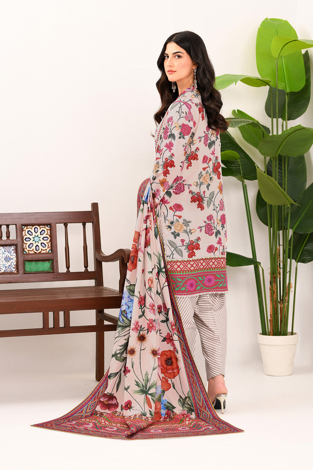 Printed - 3 Pc Khaddar Suit