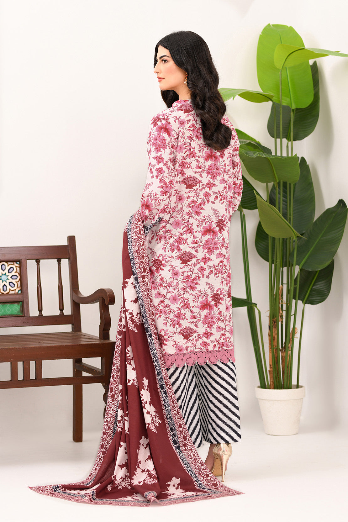 Printed - 3 Pc Khaddar Suit