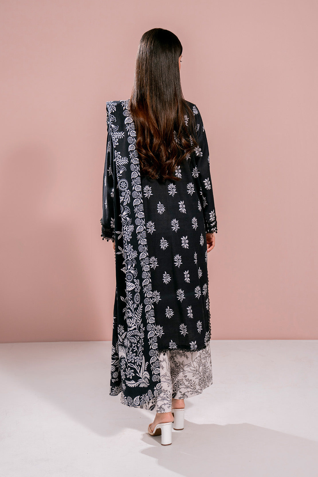 Printed - 3 Pc Khaddar Suit