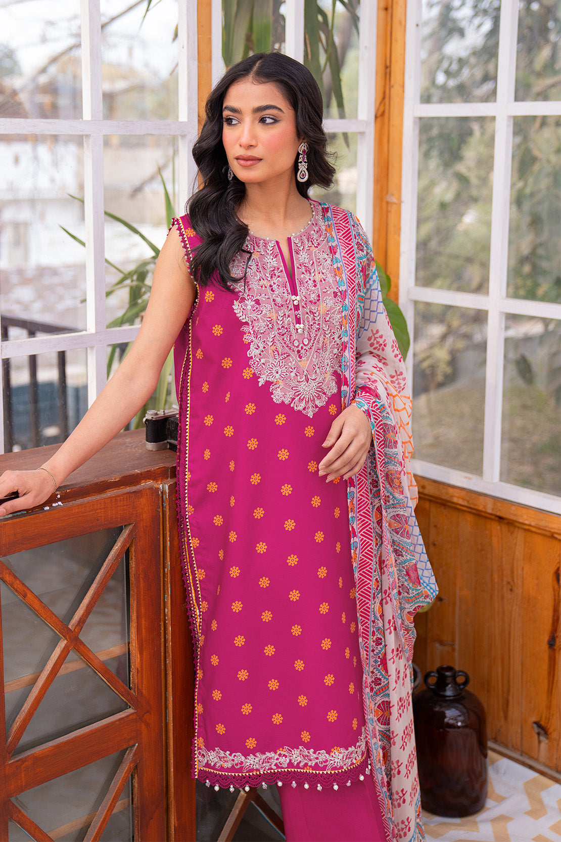 Embroidered - 3 Pc Lawn Suit (Chiffon Dupatta)