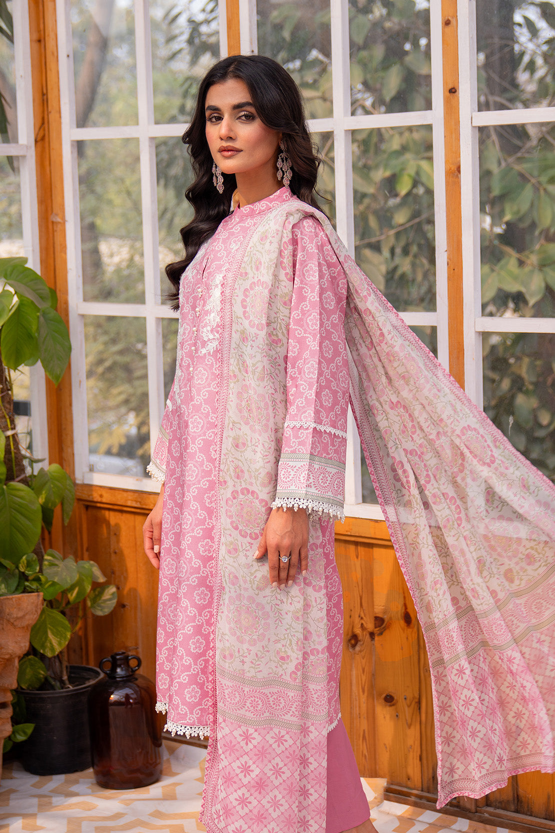 Embroidered - 3 Pc Lawn Suit (Chiffon Dupatta)