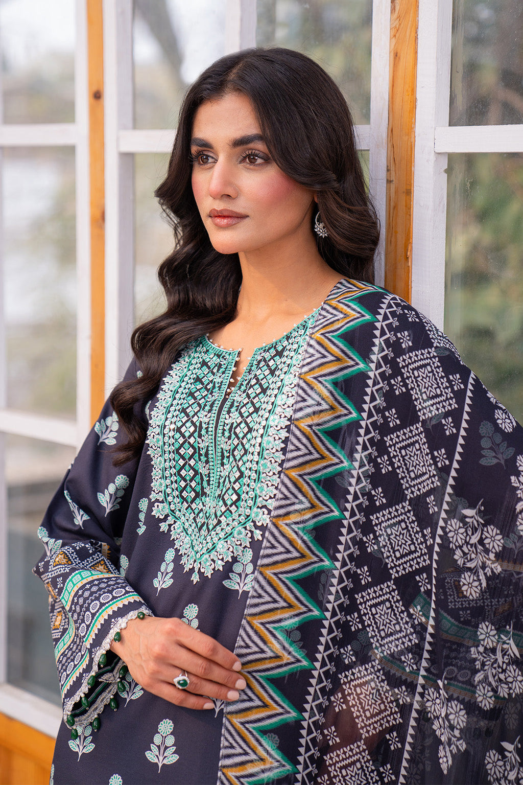 Embroidered - 2 Pc Lawn Suit