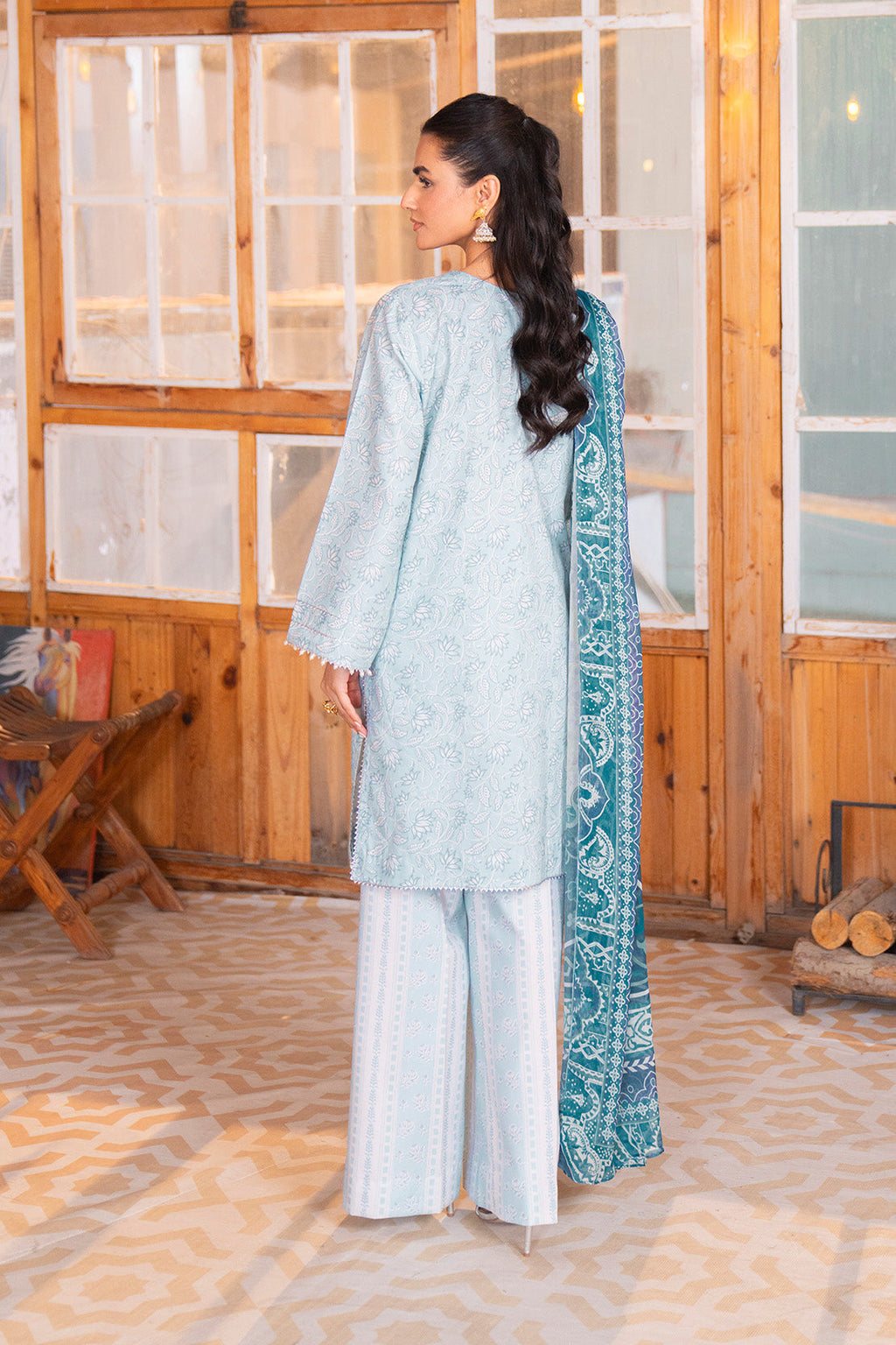 Embroidered - 3 Pc Lawn Suit (Chiffon Dupatta)