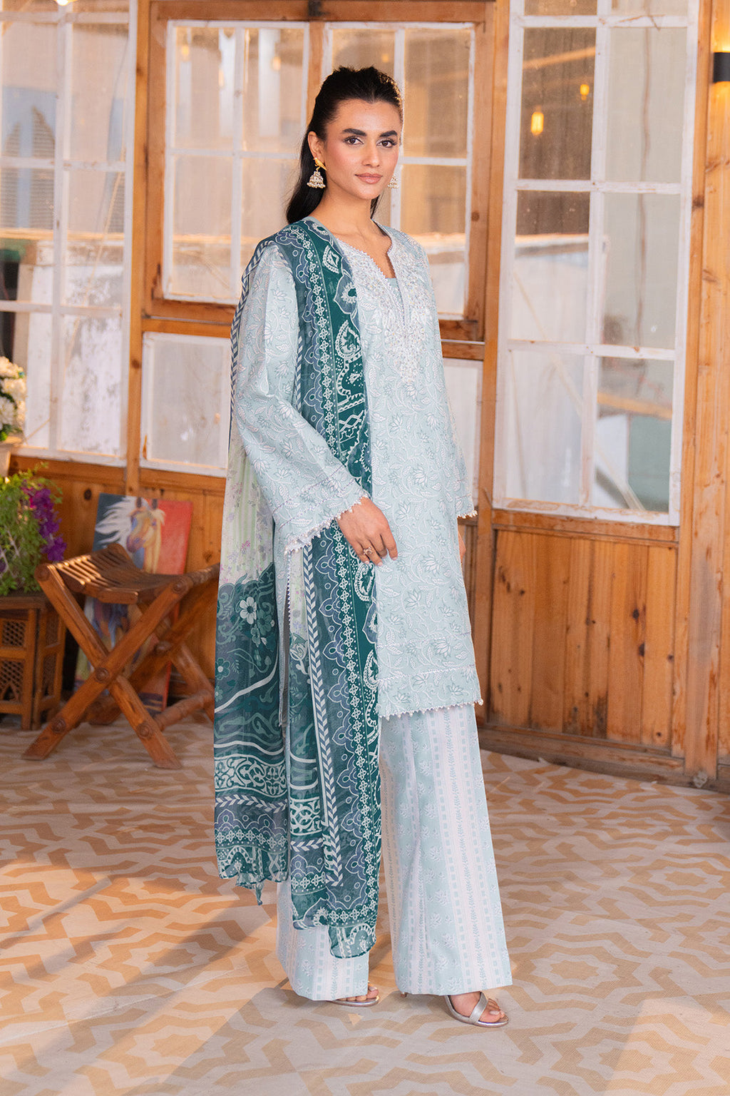 Embroidered - 2 Pc Lawn Suit