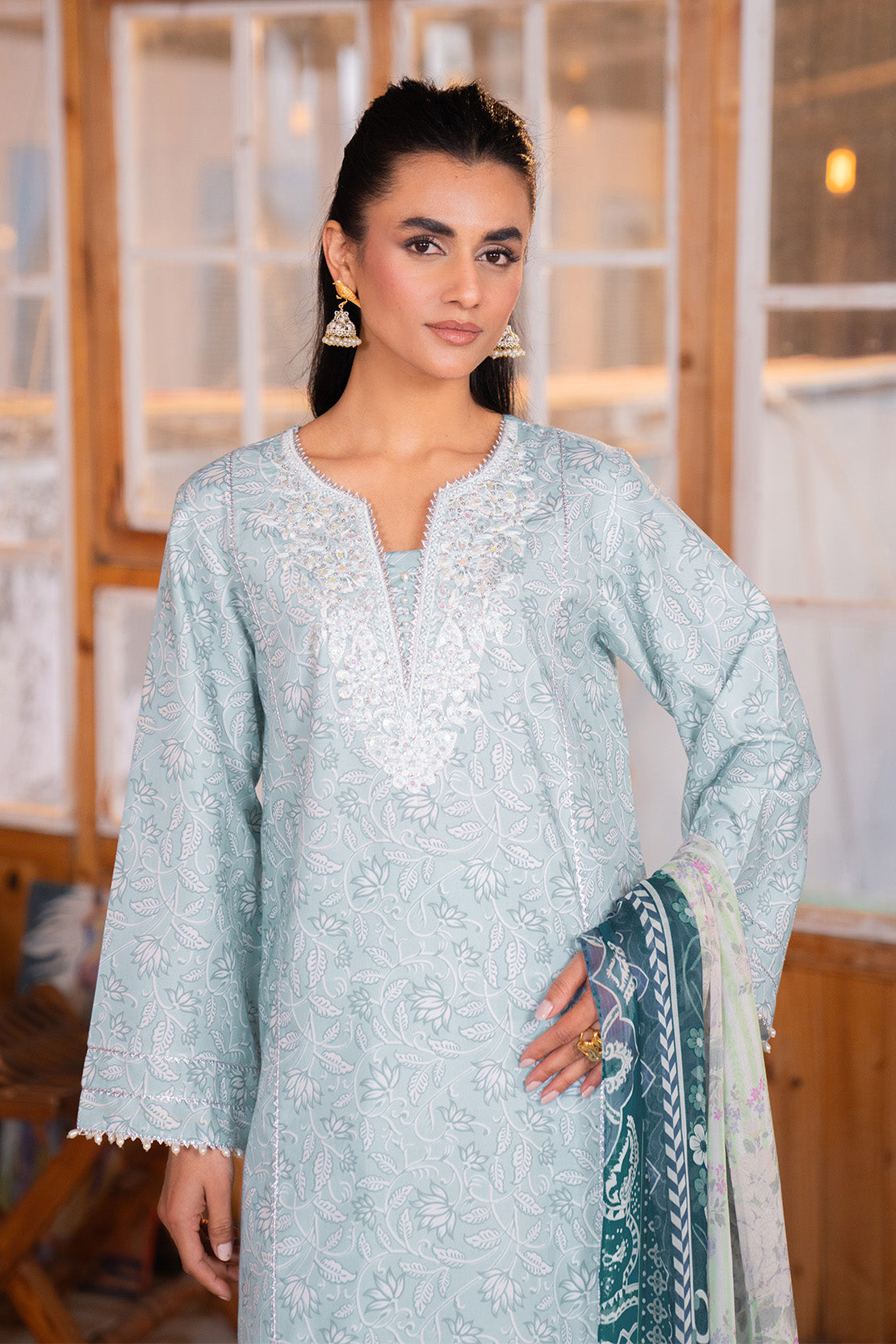 Embroidered - 3 Pc Lawn Suit (Chiffon Dupatta)
