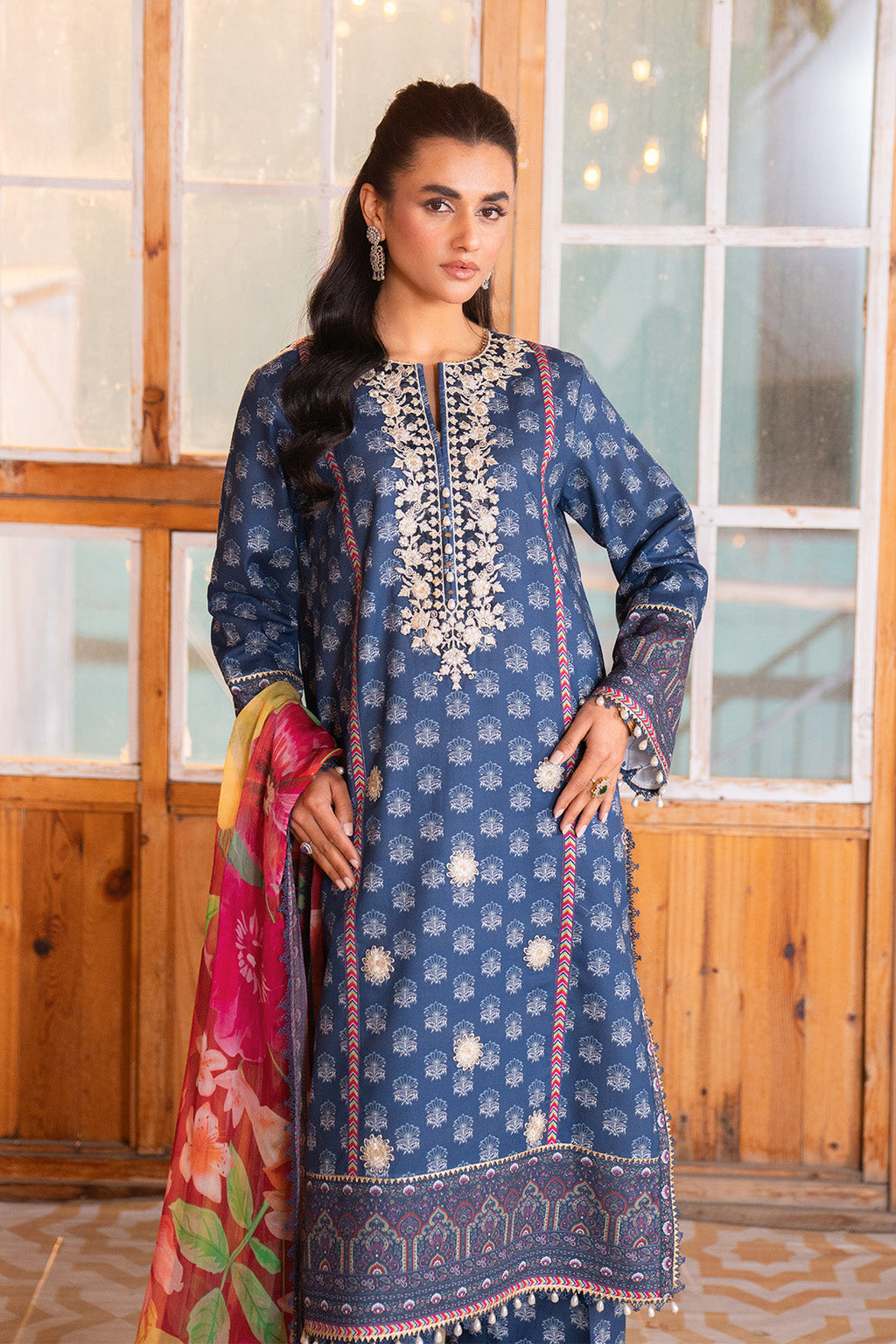 Embroidered - 3 Pc Lawn Suit (Chiffon Dupatta)