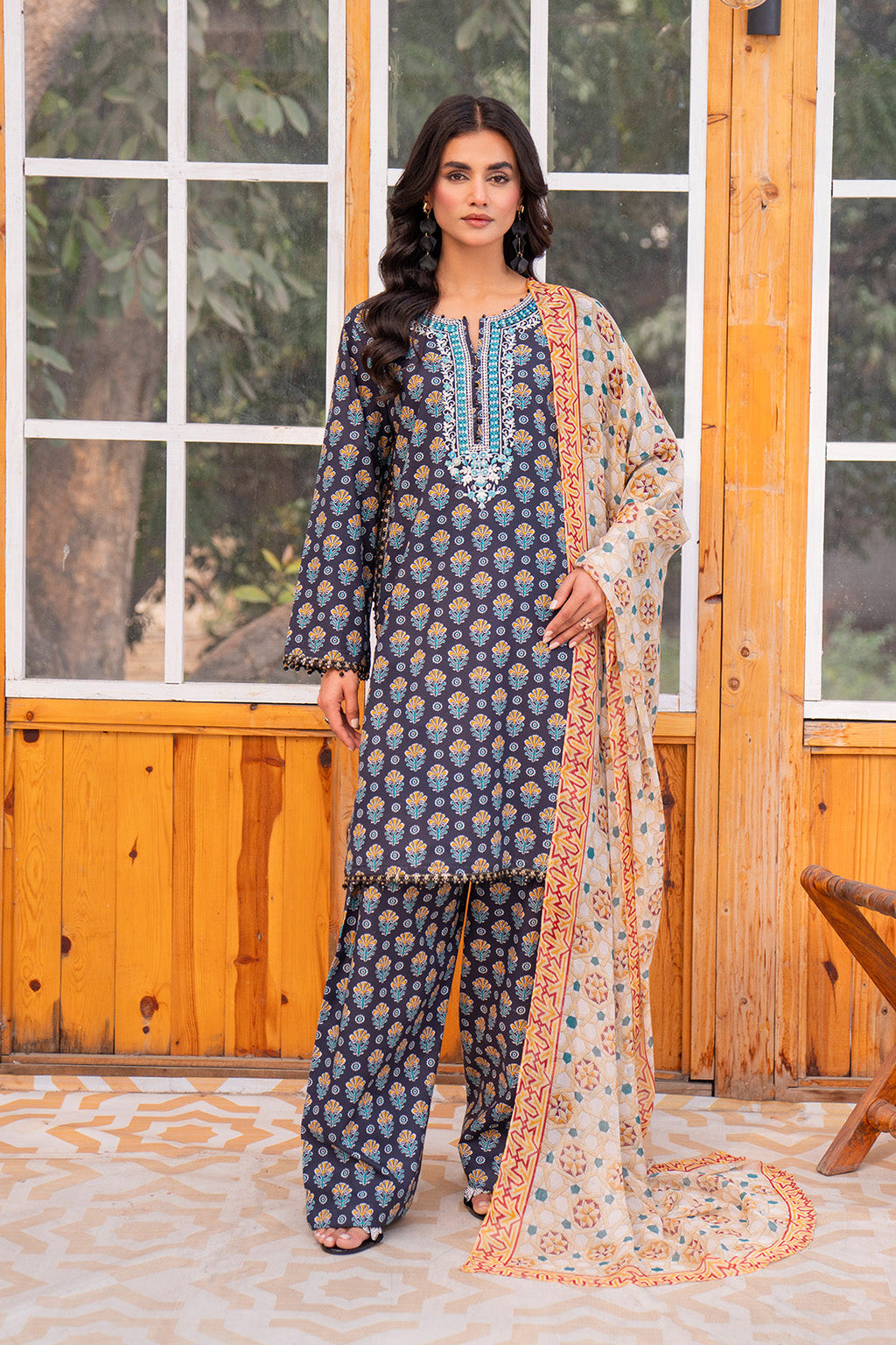 Embroidered - 3 Pc Lawn Suit (Chiffon Dupatta)