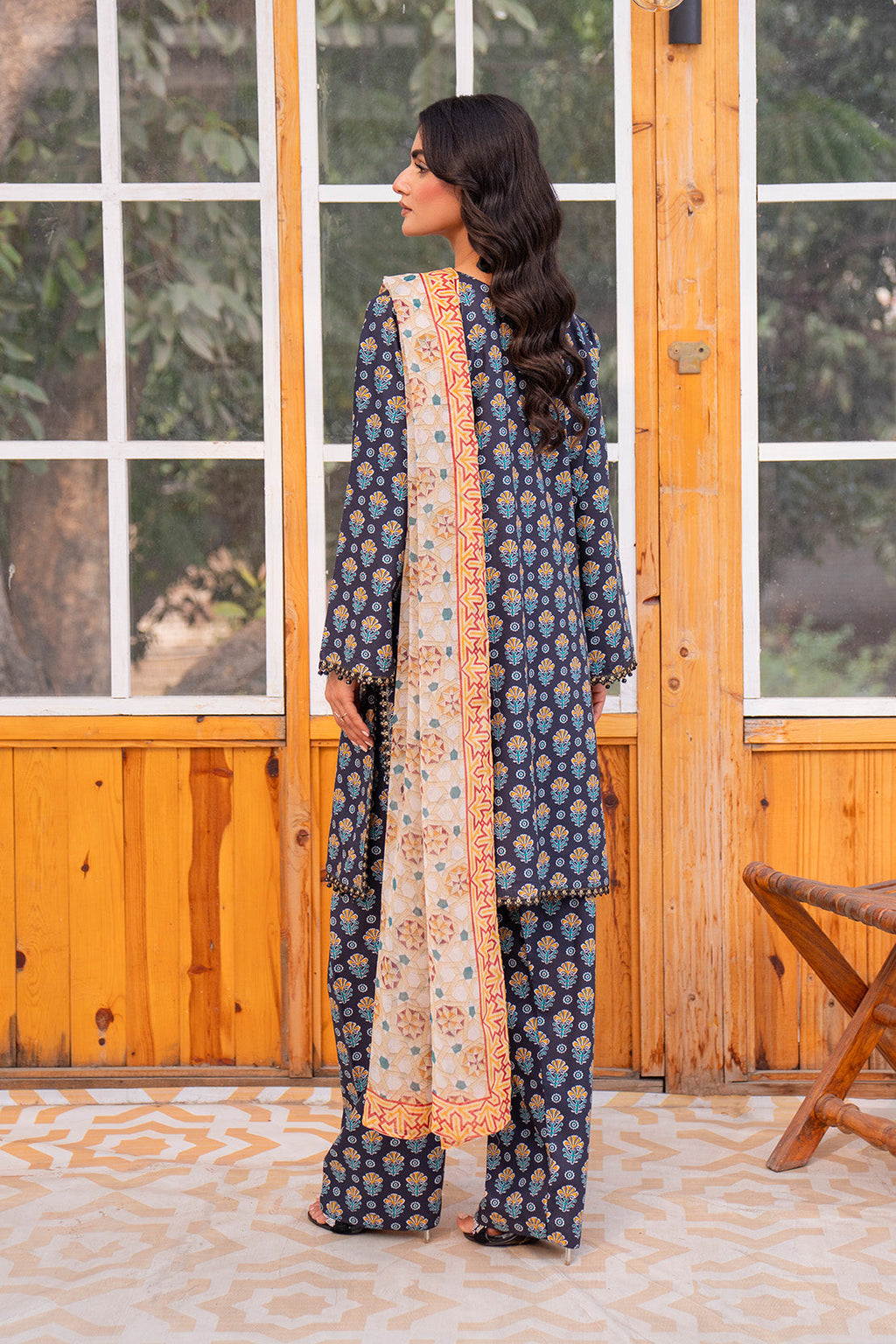 Embroidered - 3 Pc Lawn Suit (Chiffon Dupatta)