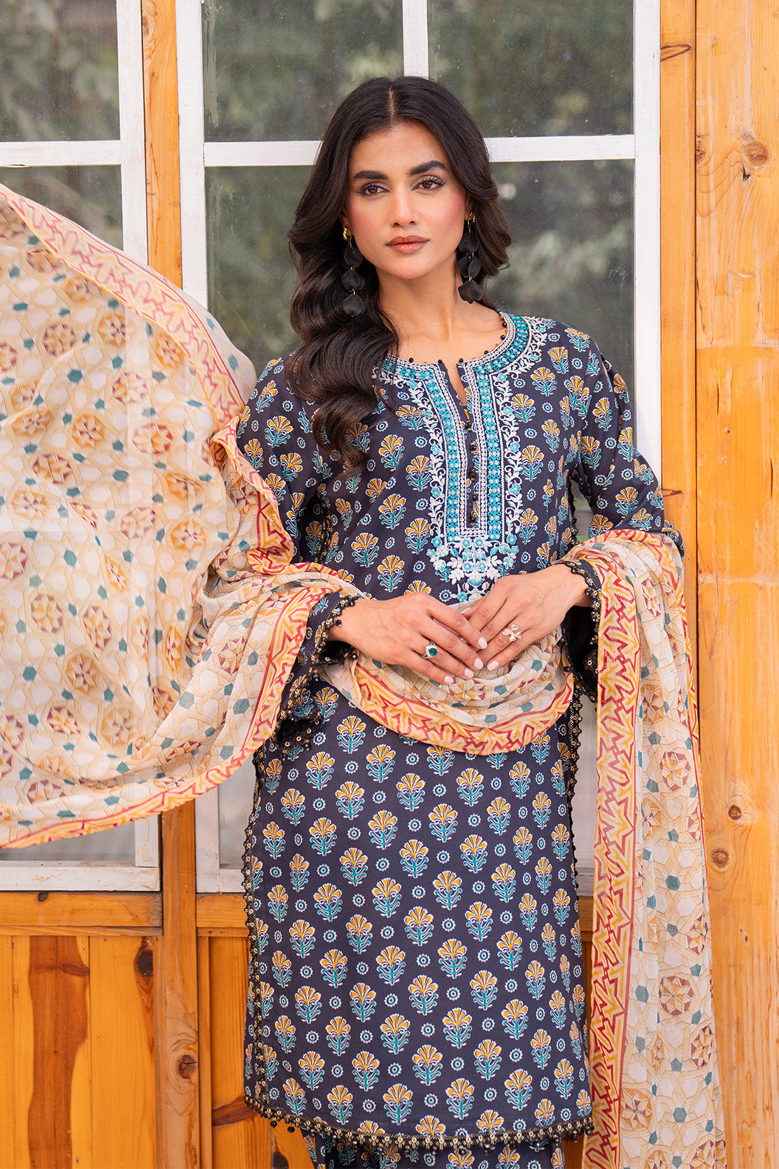 Embroidered - 3 Pc Lawn Suit (Chiffon Dupatta)