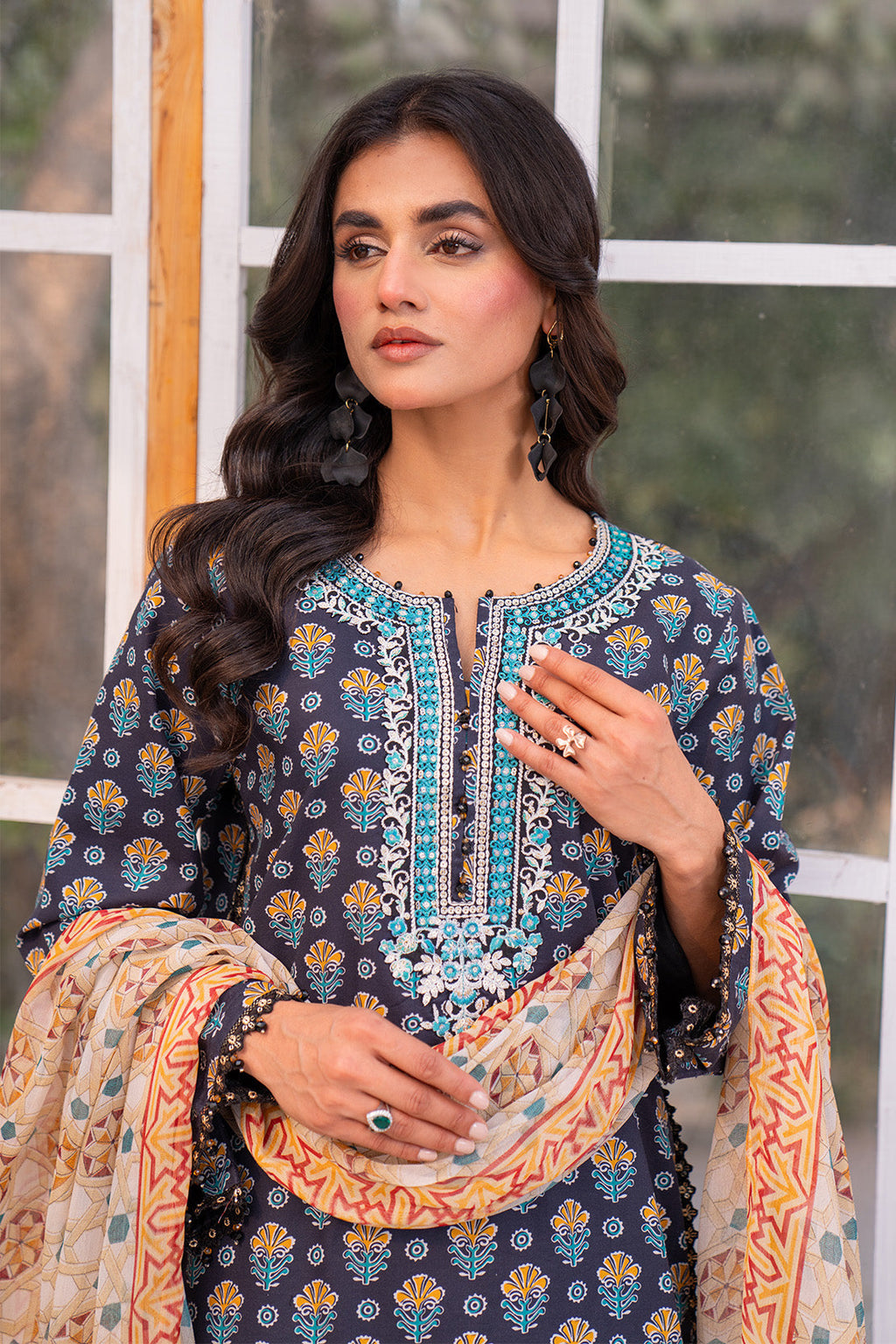 Embroidered - 3 Pc Lawn Suit (Chiffon Dupatta)
