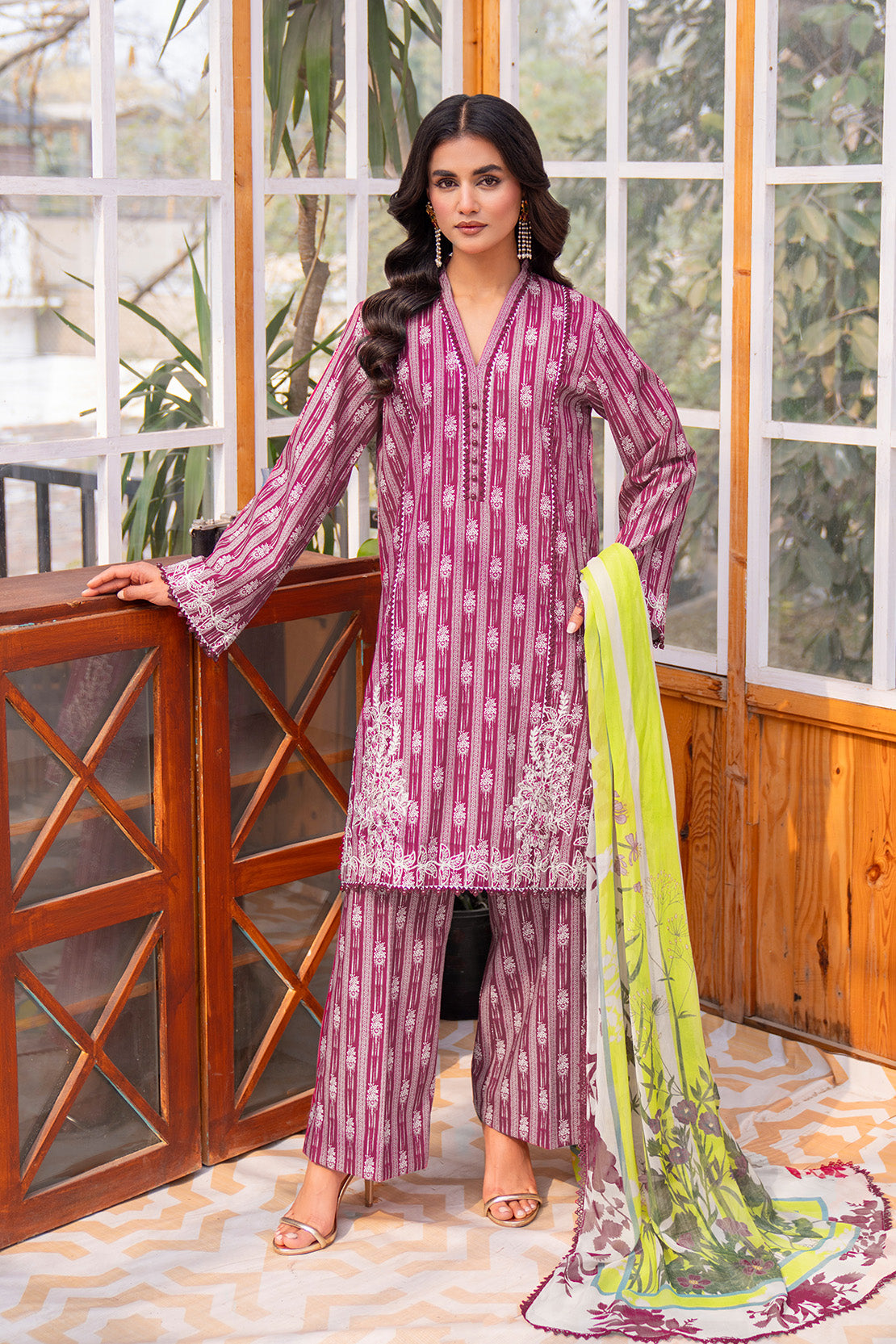 Embroidered - 3 Pc Lawn Suit (Chiffon Dupatta)