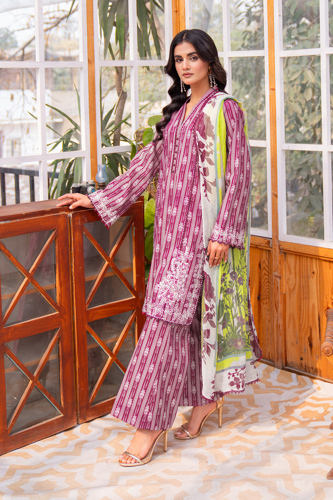 Embroidered - 3 Pc Lawn Suit (Chiffon Dupatta)