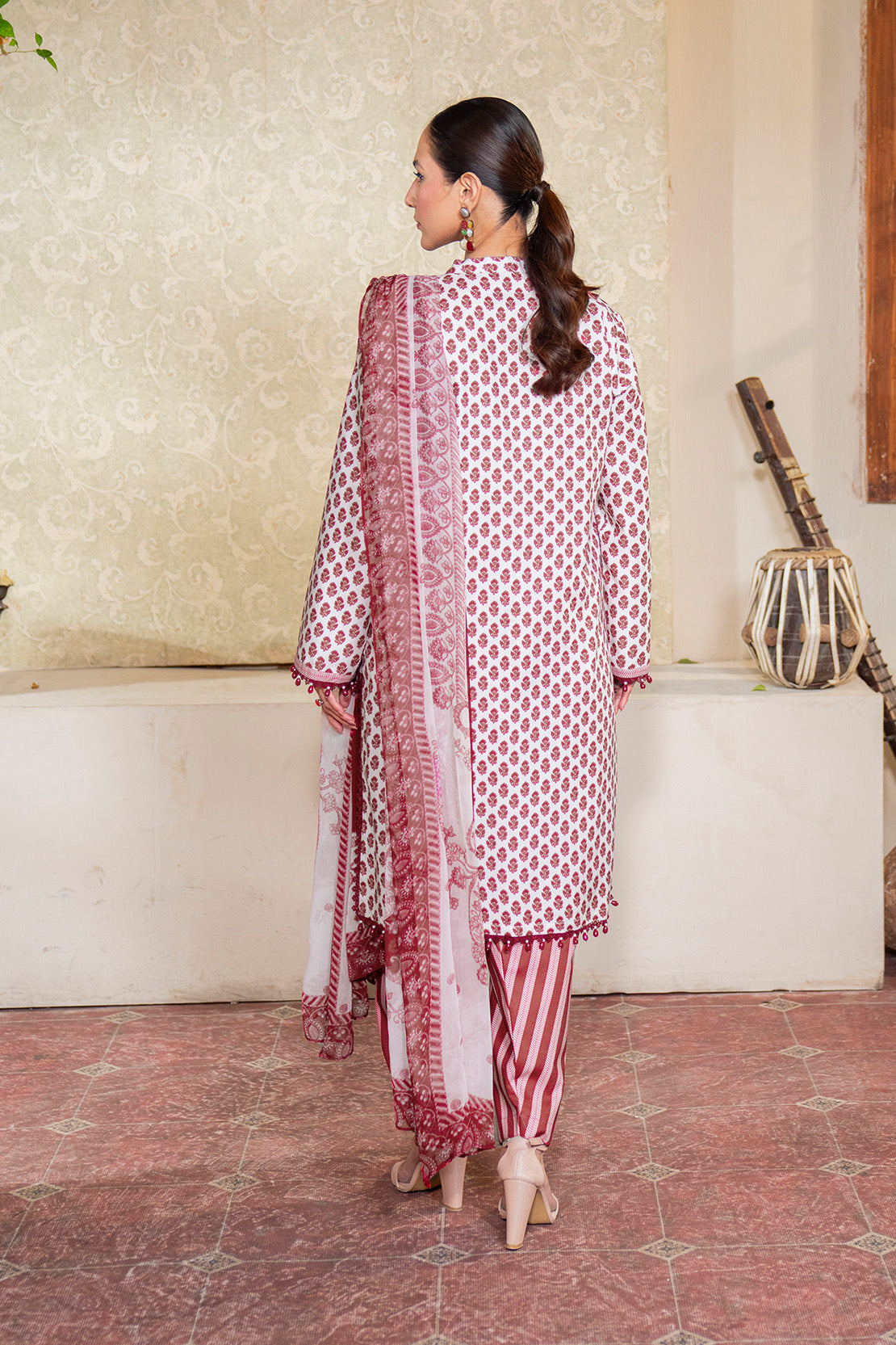 Printed - 3 Pc Lawn Suit (Chiffon Dupatta)