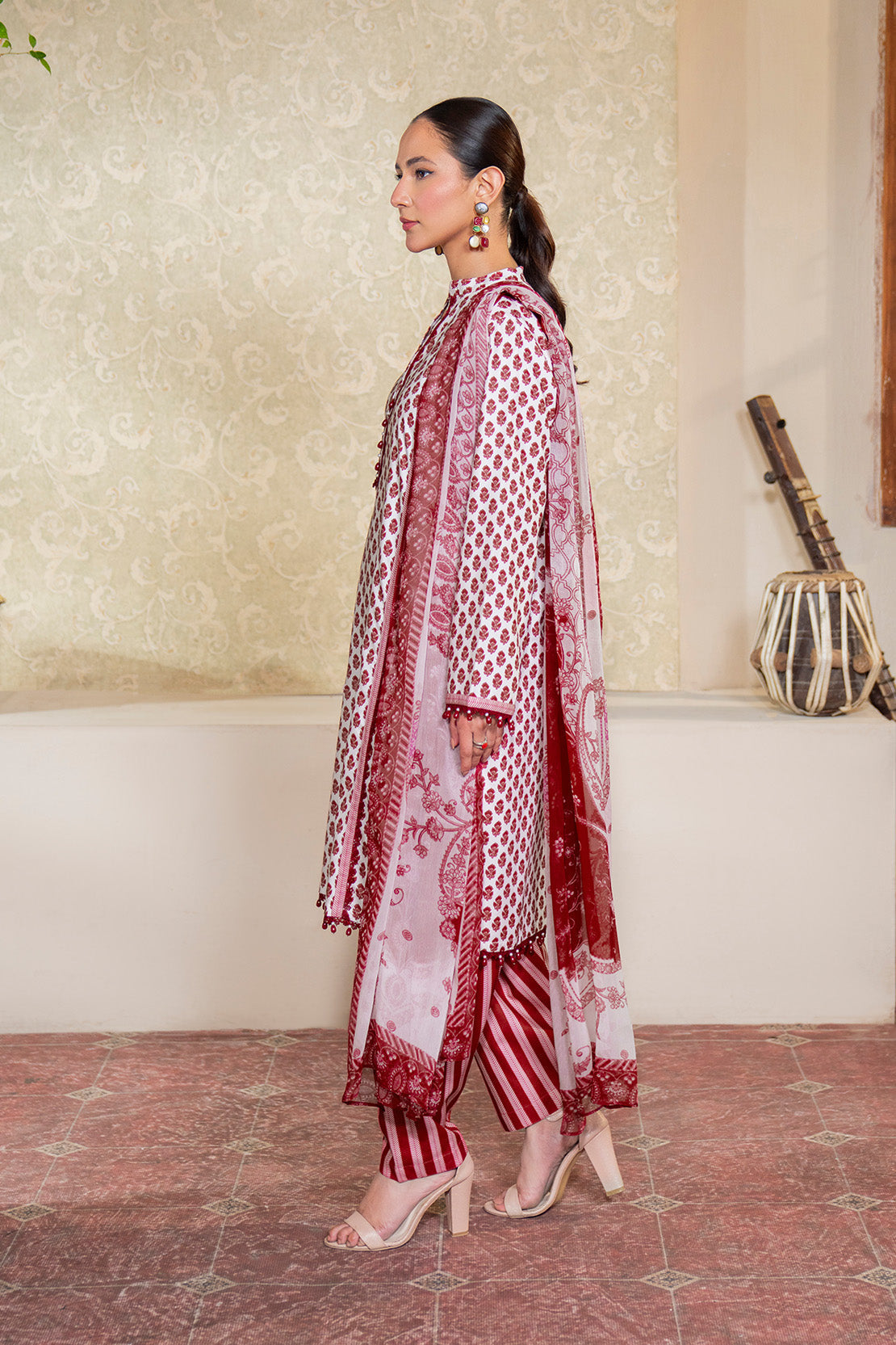 Printed - 3 Pc Lawn Suit (Chiffon Dupatta)