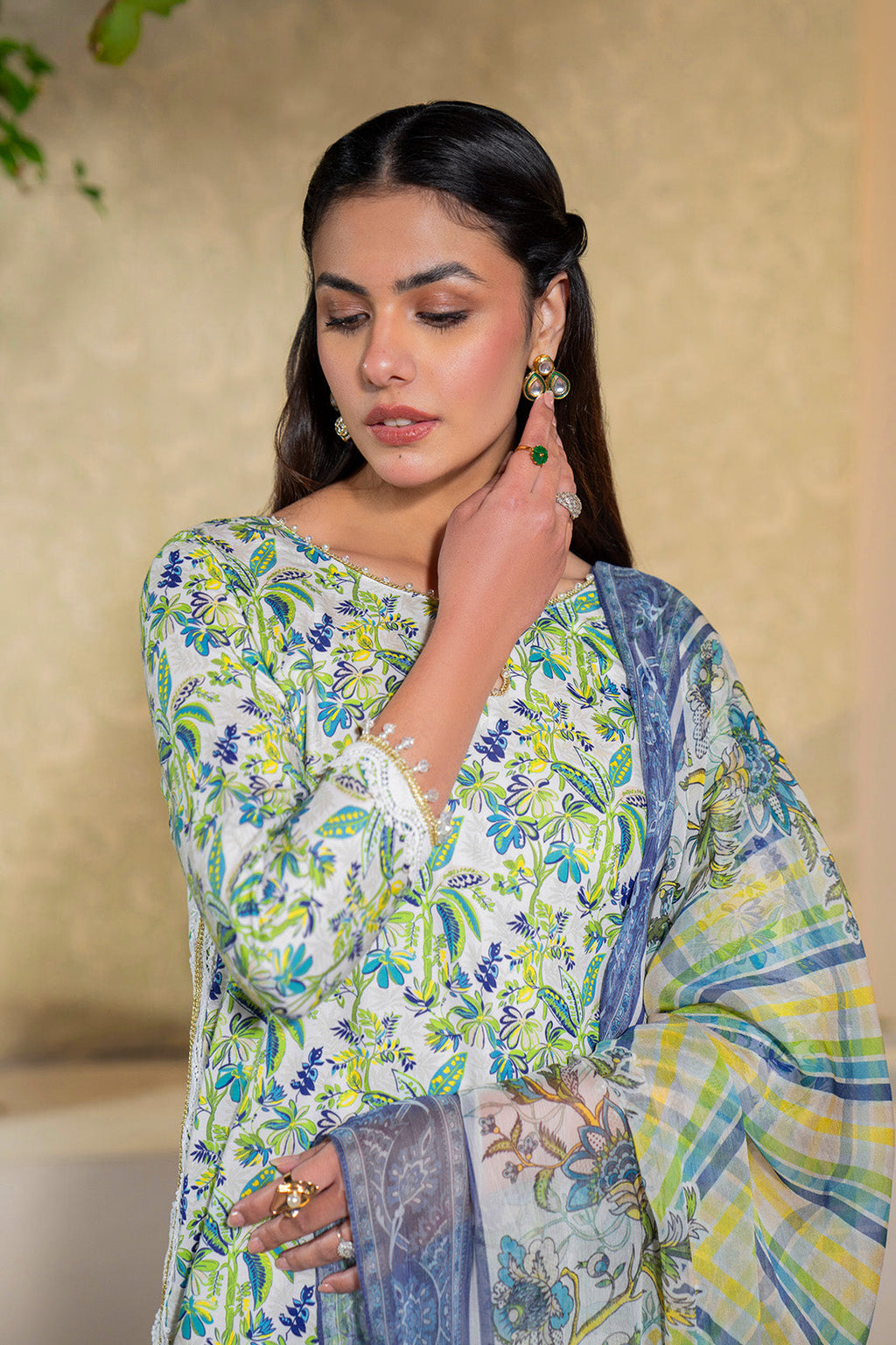 Printed - 3 Pc Lawn Suit (Chiffon Dupatta)