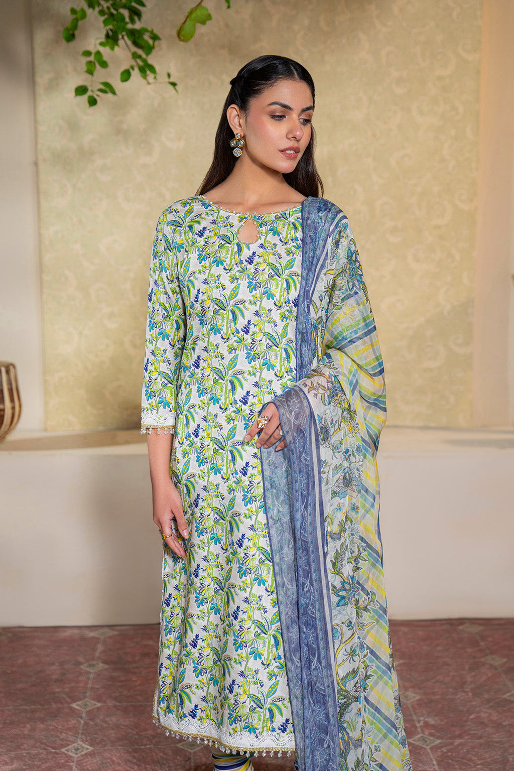 Printed - 3 Pc Lawn Suit (Chiffon Dupatta)