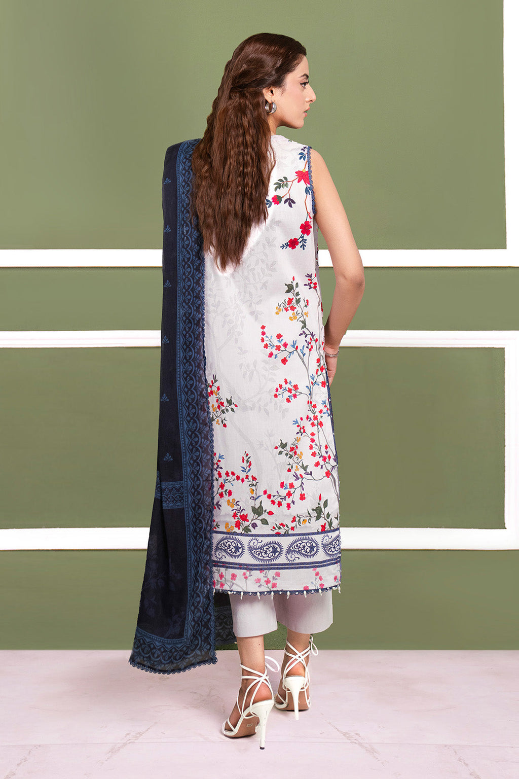 Printed - 3 Pc Cambric Suit