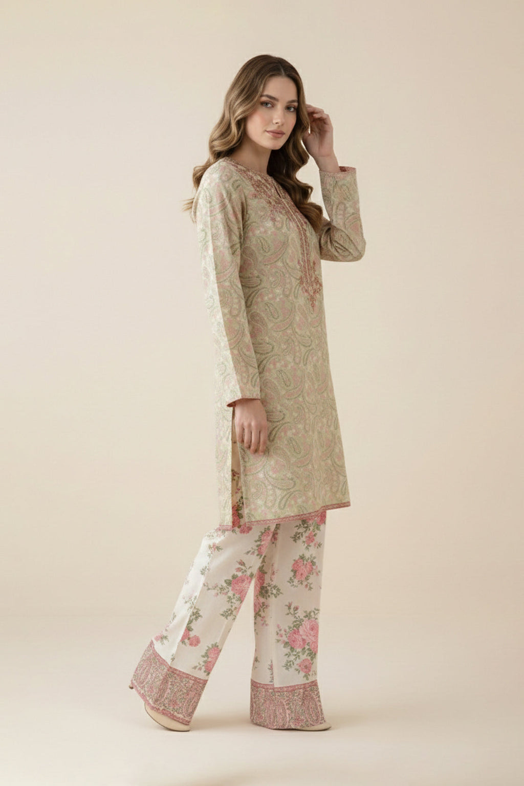 Embroidered - 2 Pc Lawn Suit