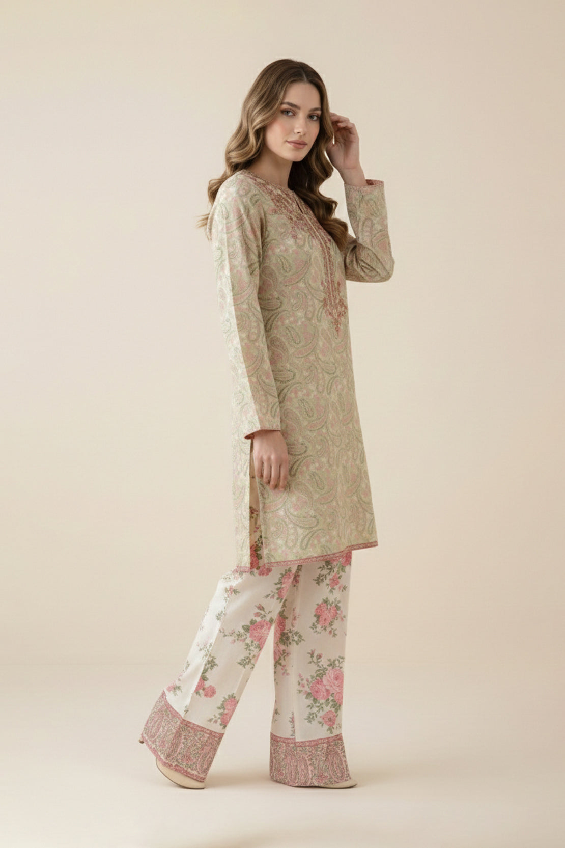 Embroidered - 2 Pc Lawn Suit