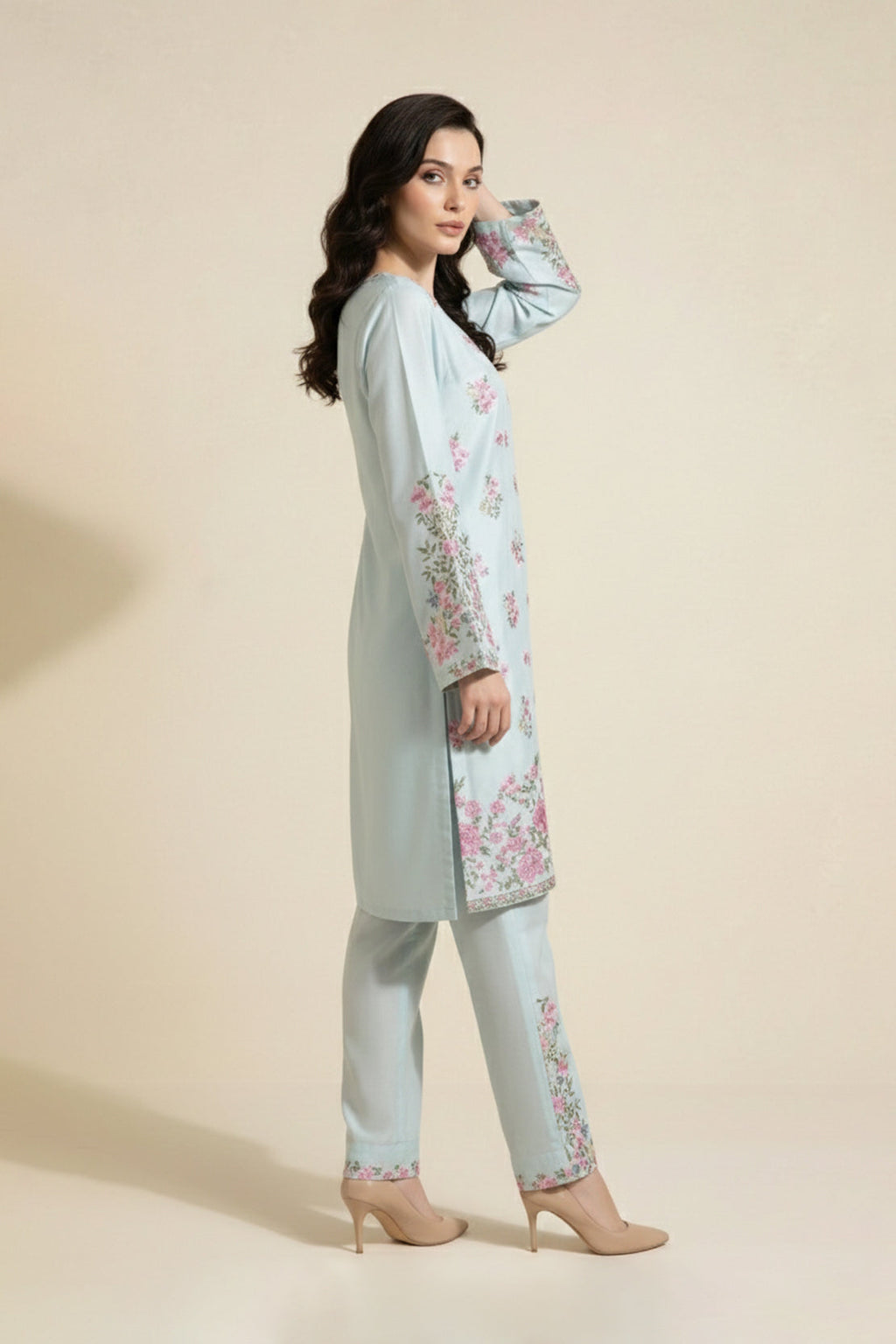 Embroidered - 2 Pc Lawn Suit