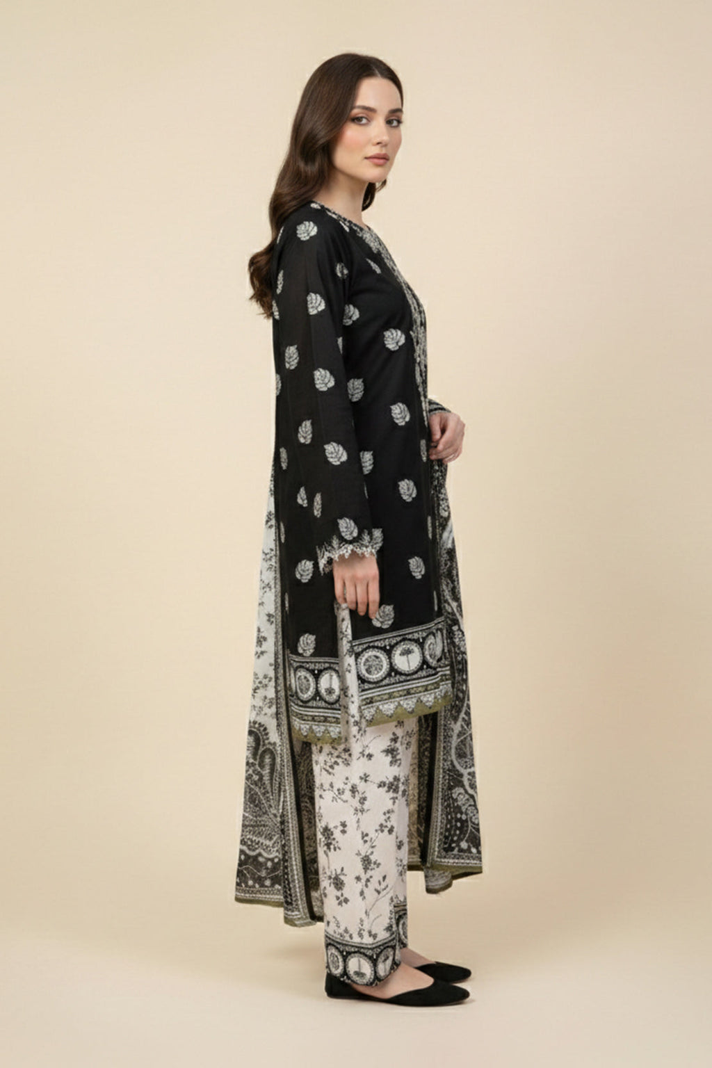 Embroidered - 3 Pc Lawn Suit