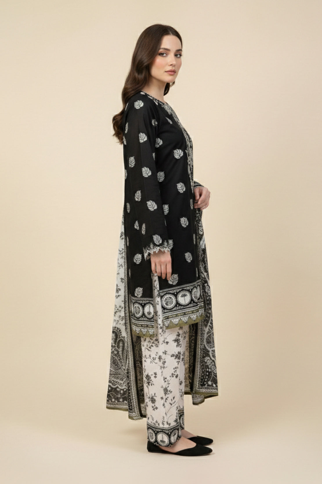 Embroidered - 3 Pc Lawn Suit