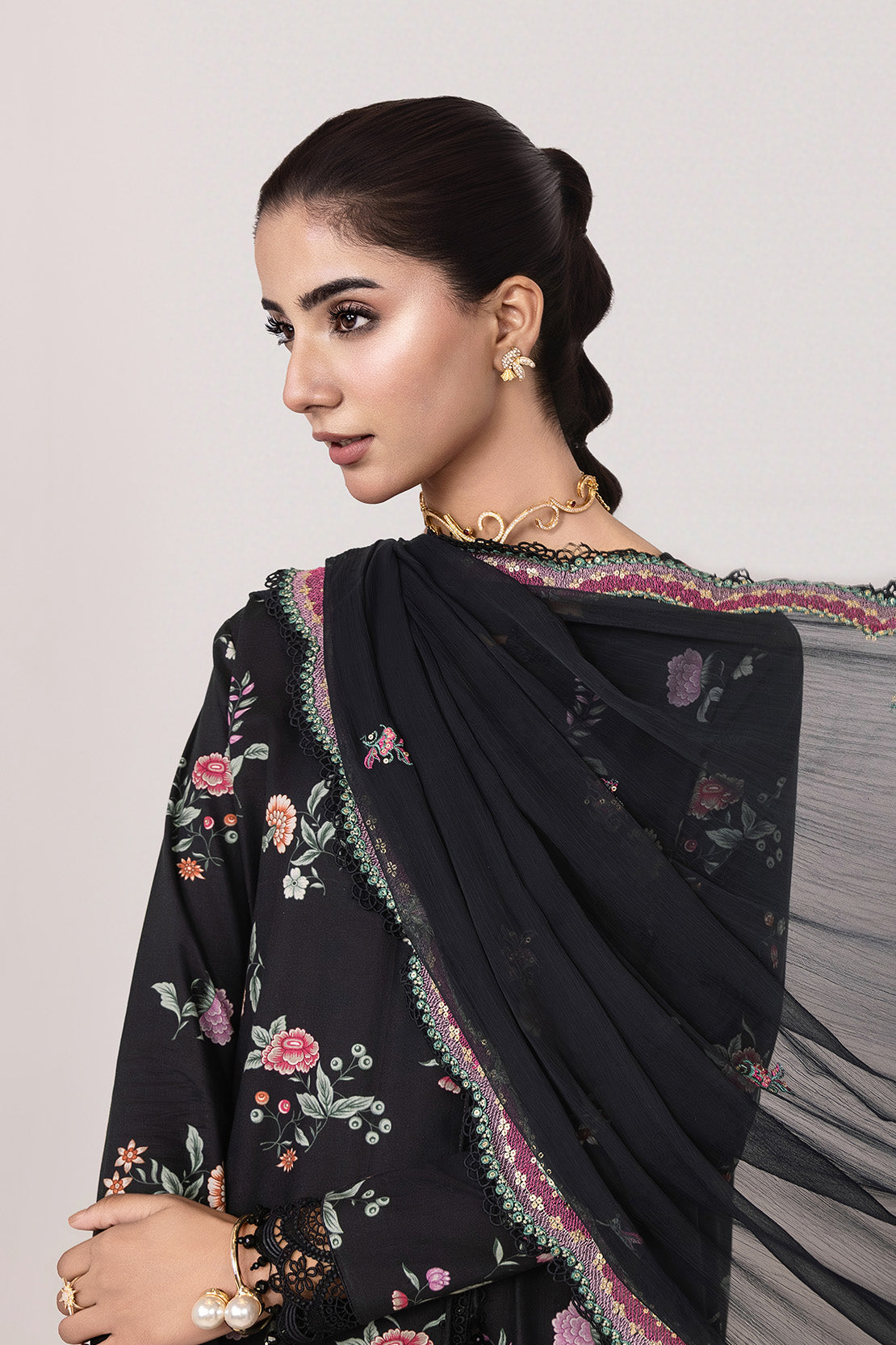 Embroidered - 3 Pc Lawn Suit (Embroidered Chiffon Dupatta)