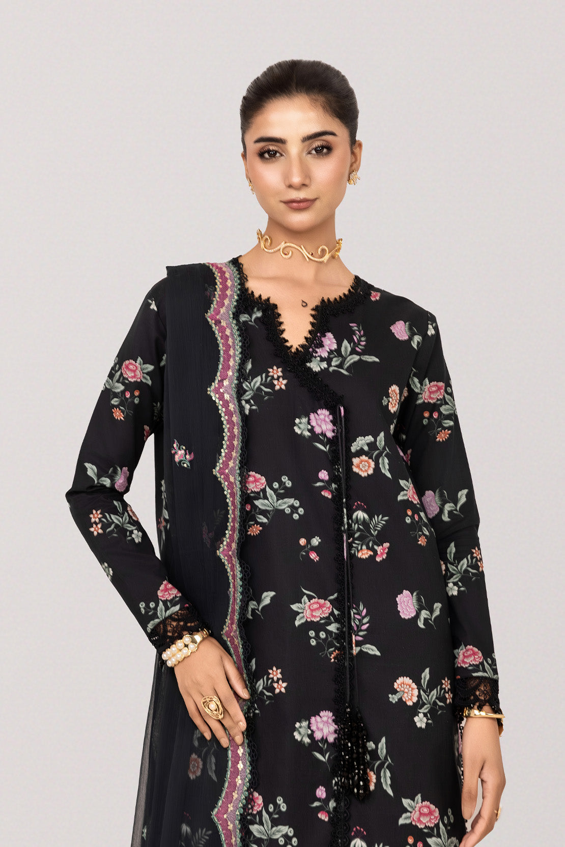 Embroidered - 3 Pc Lawn Suit (Embroidered Chiffon Dupatta)