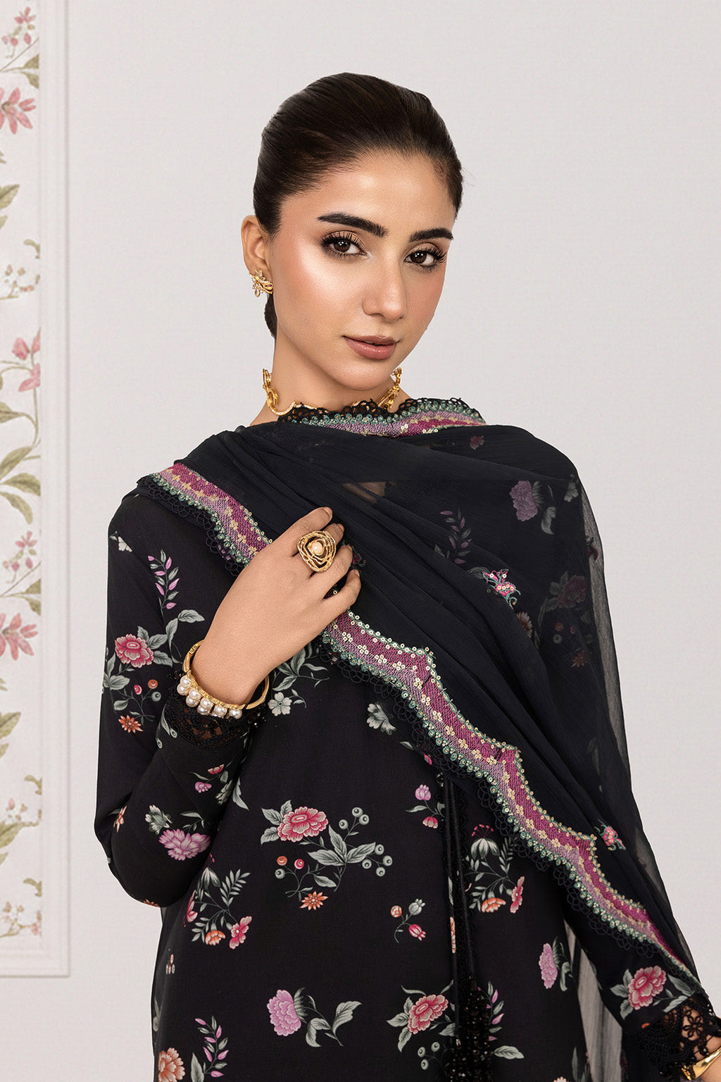 Embroidered - 3 Pc Lawn Suit (Embroidered Chiffon Dupatta)