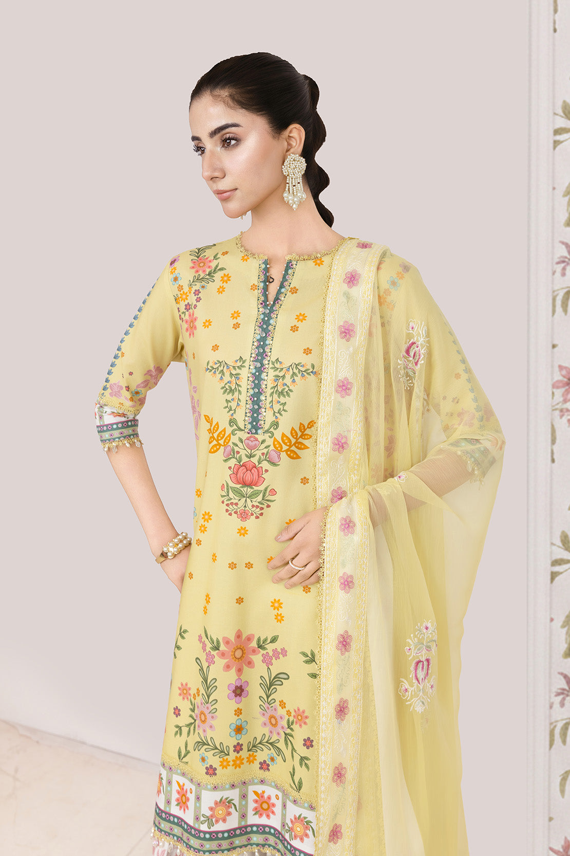 Embroidered - 3 Pc Lawn Suit (Embroidered Chiffon Dupatta)
