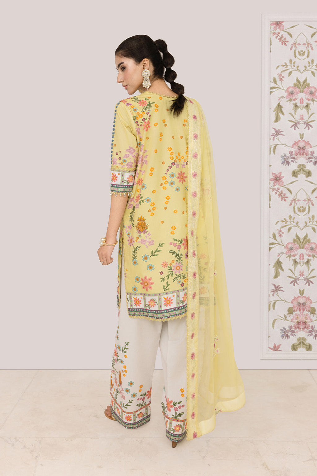 Embroidered - 3 Pc Lawn Suit (Embroidered Chiffon Dupatta)