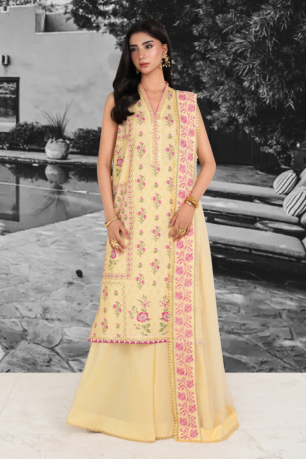 Embroidered - 3 Pc Lawn Suit (Embroidered Chiffon Dupatta)