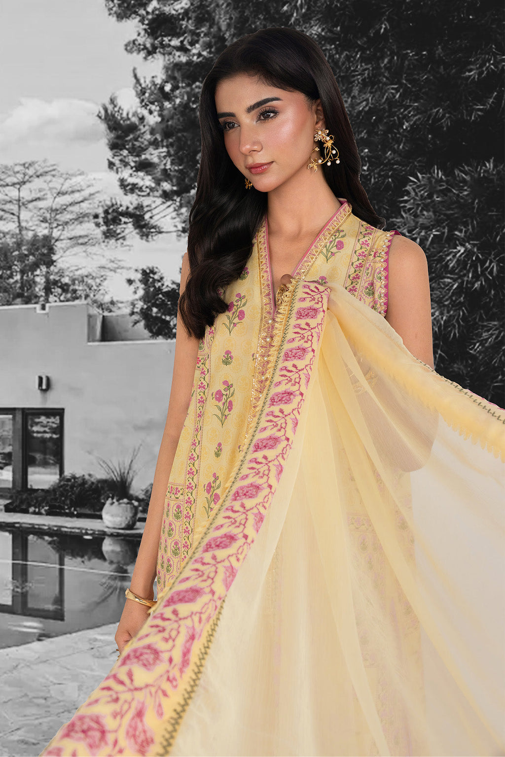 Embroidered - 3 Pc Lawn Suit (Embroidered Chiffon Dupatta)