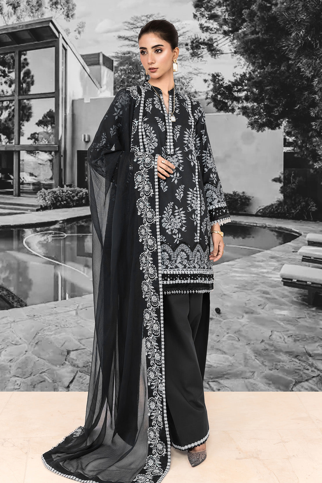 Embroidered - 3 Pc Lawn Suit (Embroidered Chiffon Dupatta)