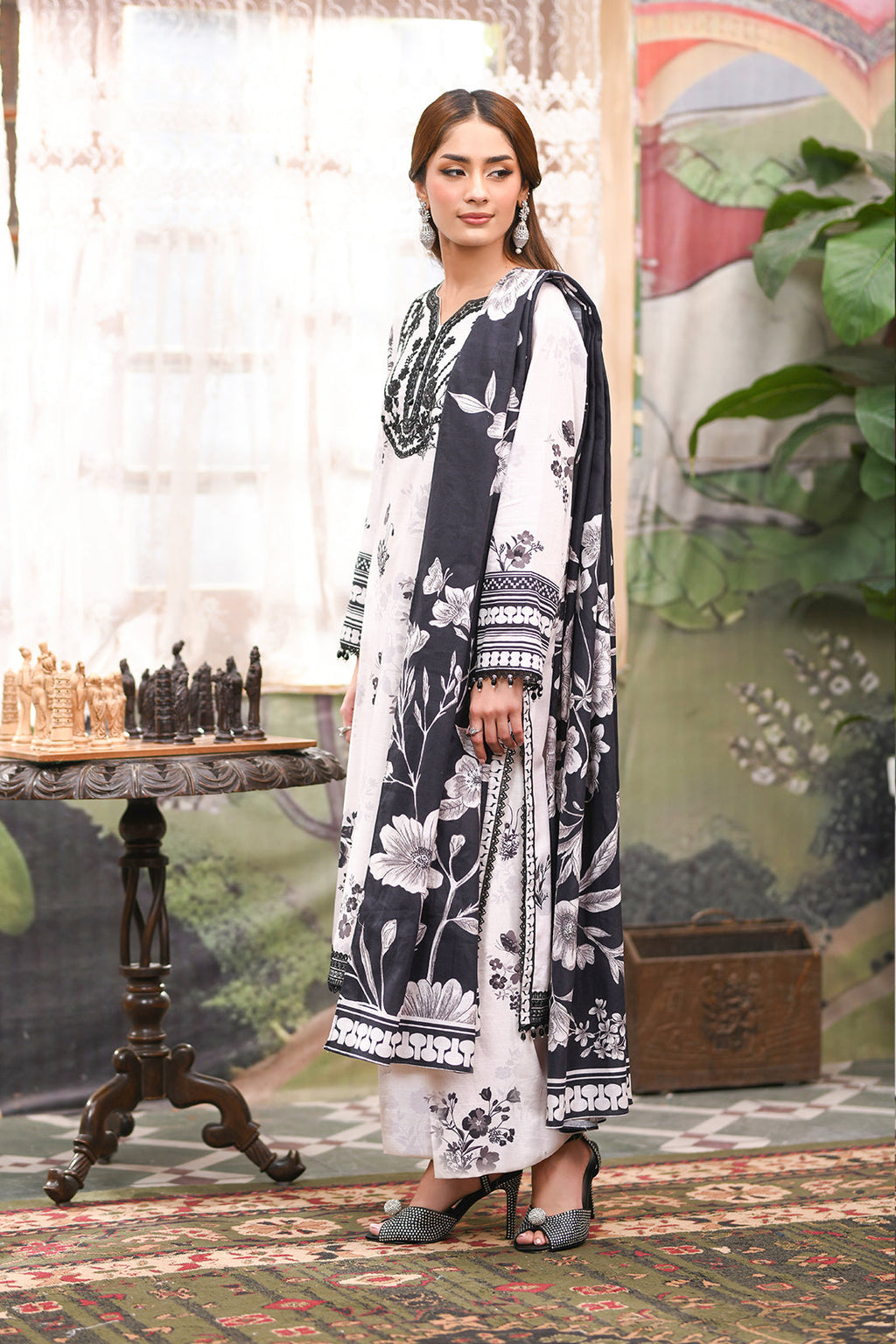 Embroidered - 3 Pc Khaddar Suit