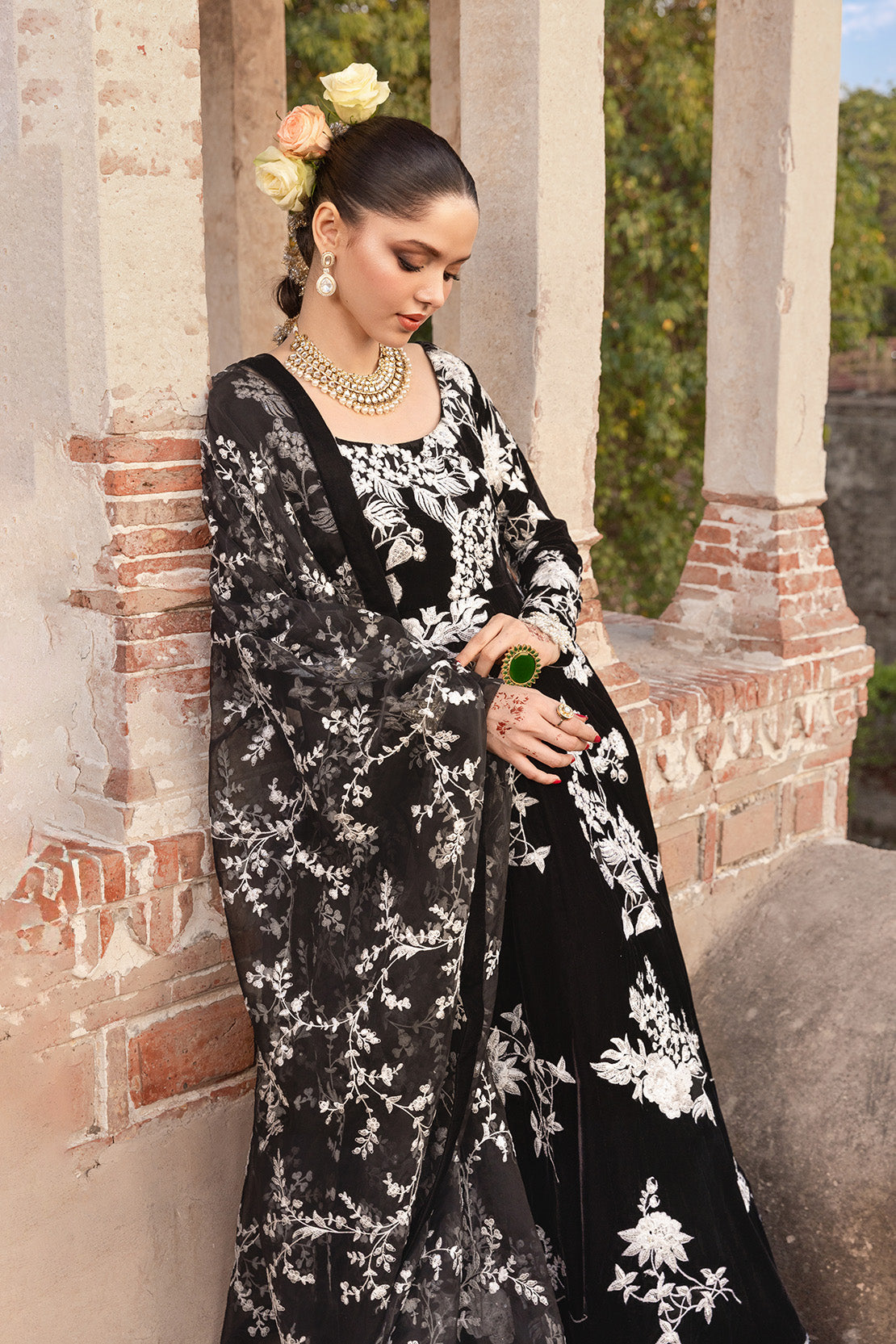 GULNAAR – 2PC VELVET & ORGANZA WEDDING FESTIVE PRET