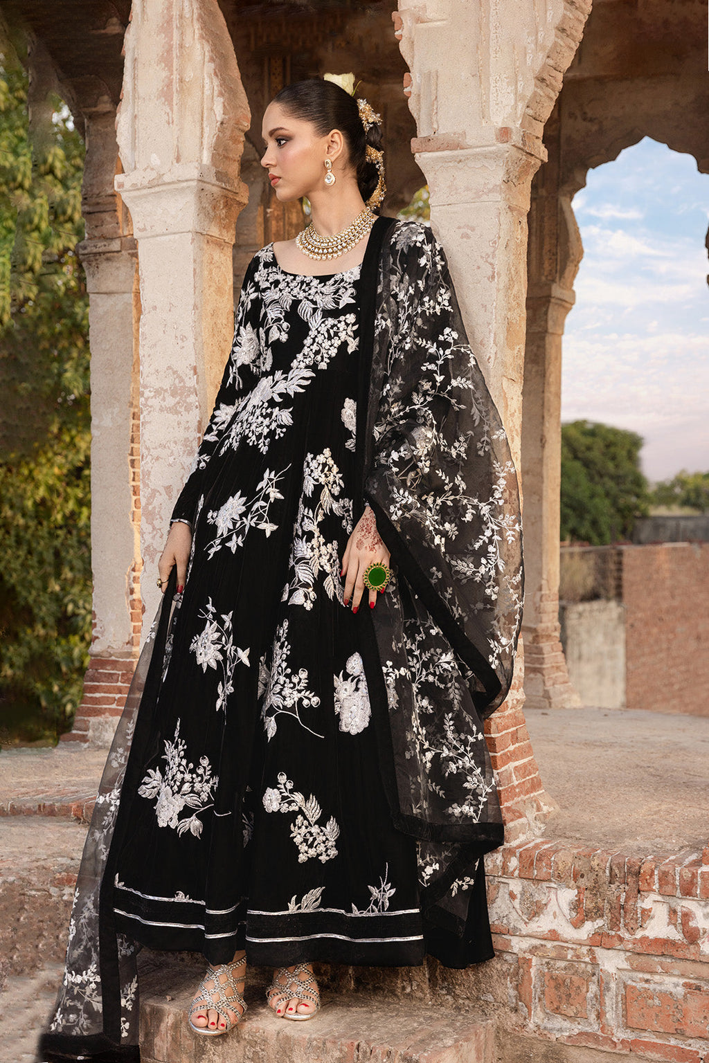 GULNAAR – 2PC VELVET & ORGANZA WEDDING FESTIVE PRET