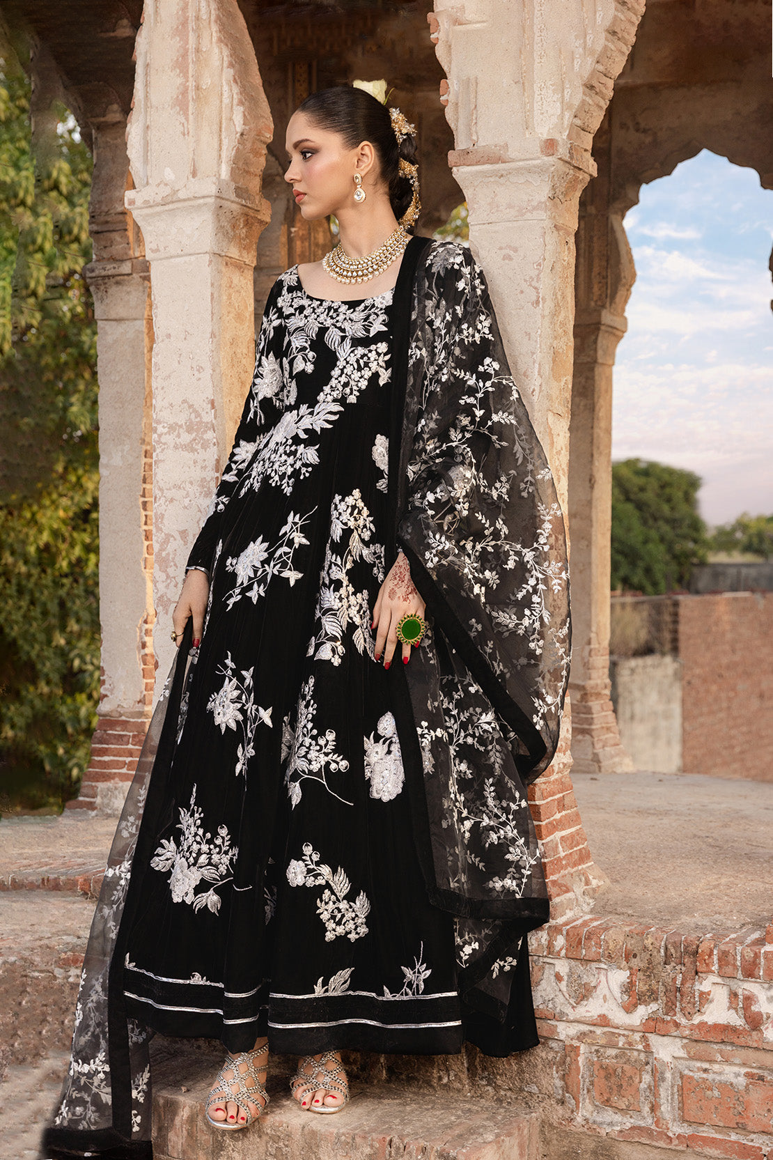 GULNAAR – 2PC VELVET & ORGANZA WEDDING FESTIVE PRET