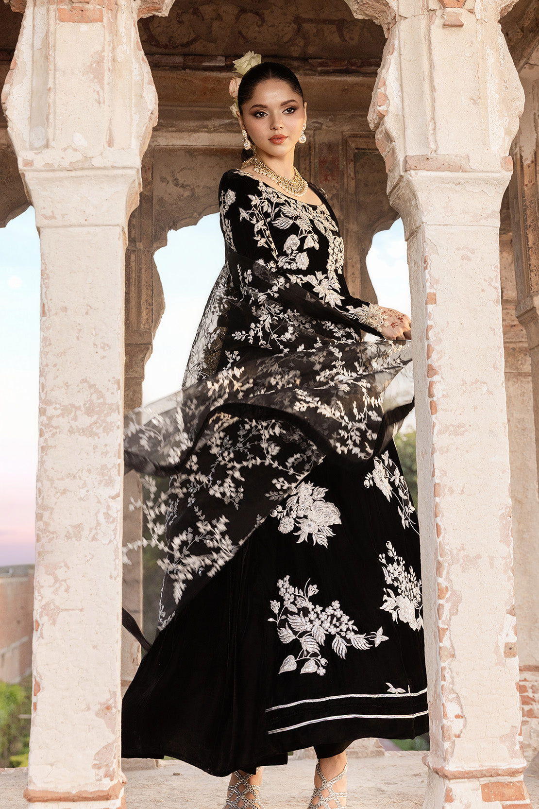 GULNAAR – 2PC VELVET & ORGANZA WEDDING FESTIVE PRET