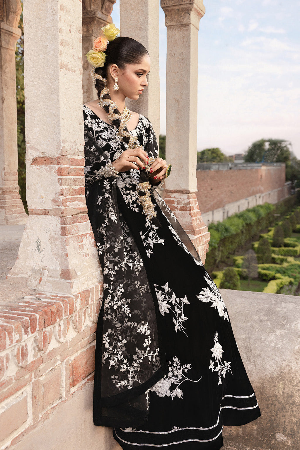 GULNAAR – 2PC VELVET & ORGANZA WEDDING FESTIVE PRET
