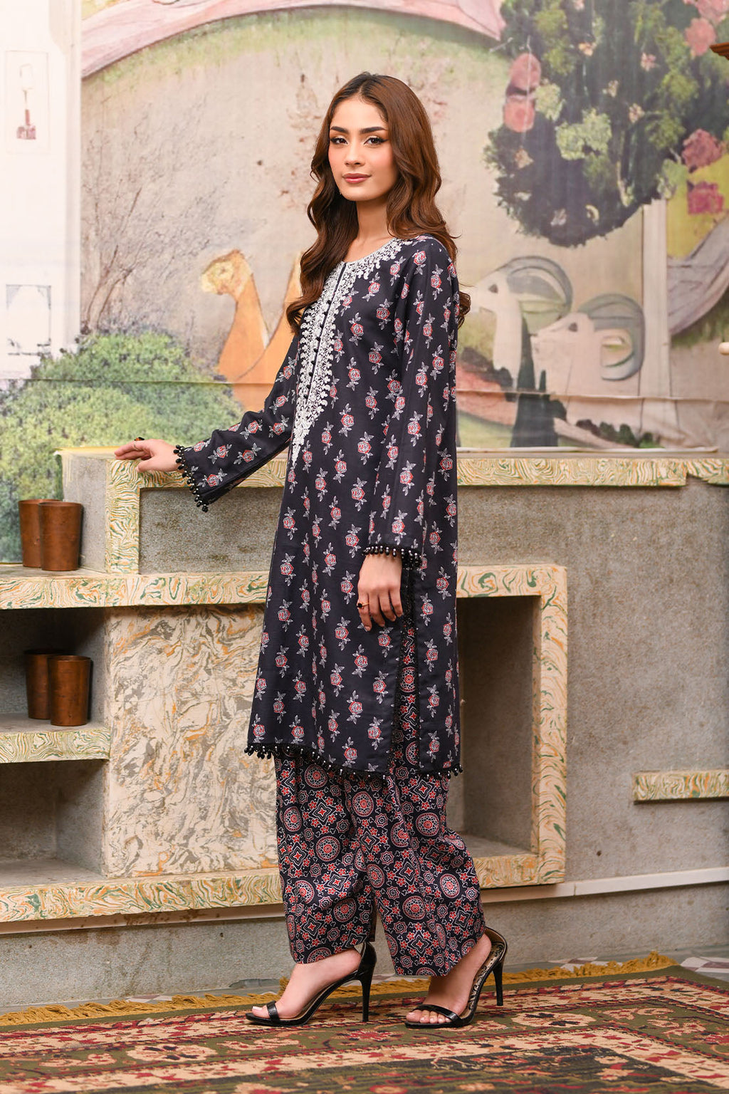 Embroidered - 2 Pc Khaddar Suit